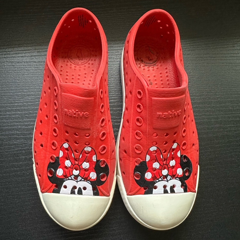 Disney Native Minnie Mouse Red Shoes